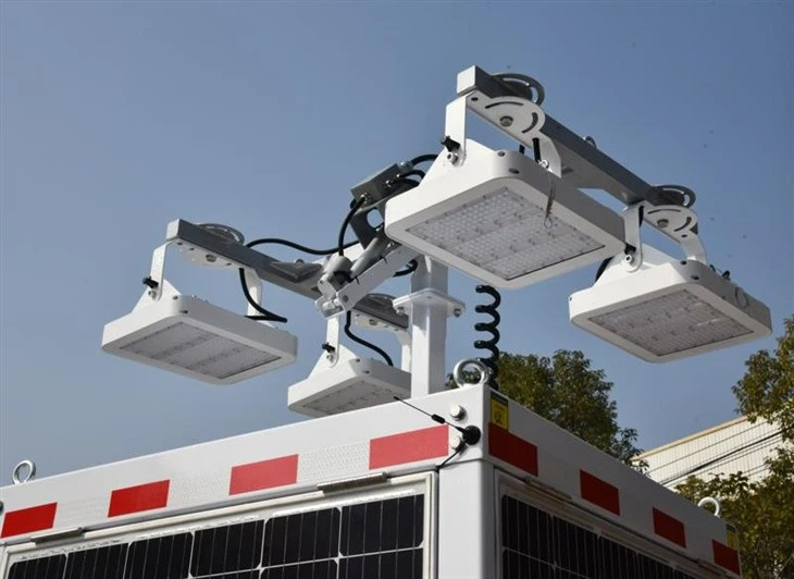 Cube Solar Light Tower 600W