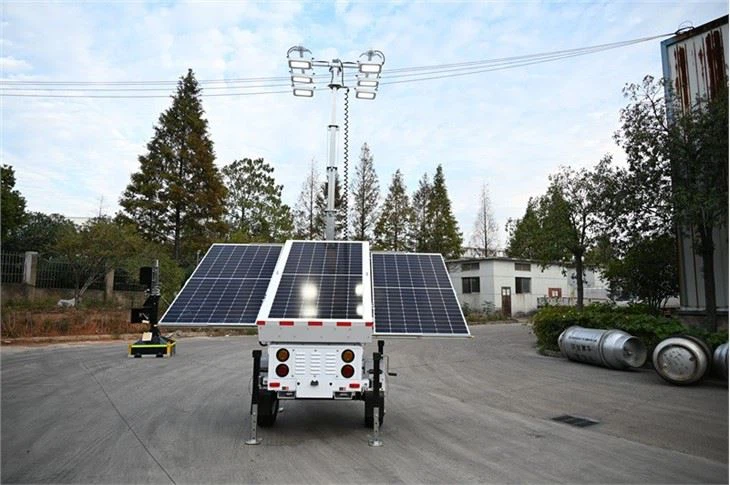 Rotate 360°LED Light With Mobile Solar Trailer